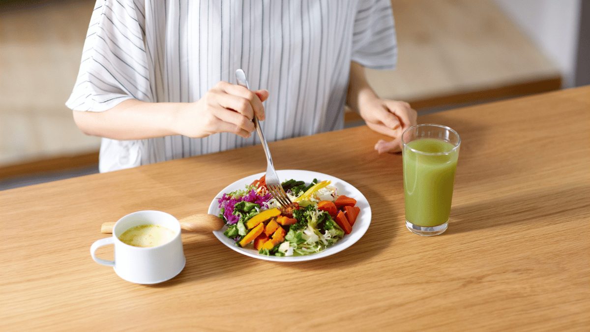PCOS Diet: What Should You Actually Eat? A Practical Guide Beyond “No Sugar, No Rice”